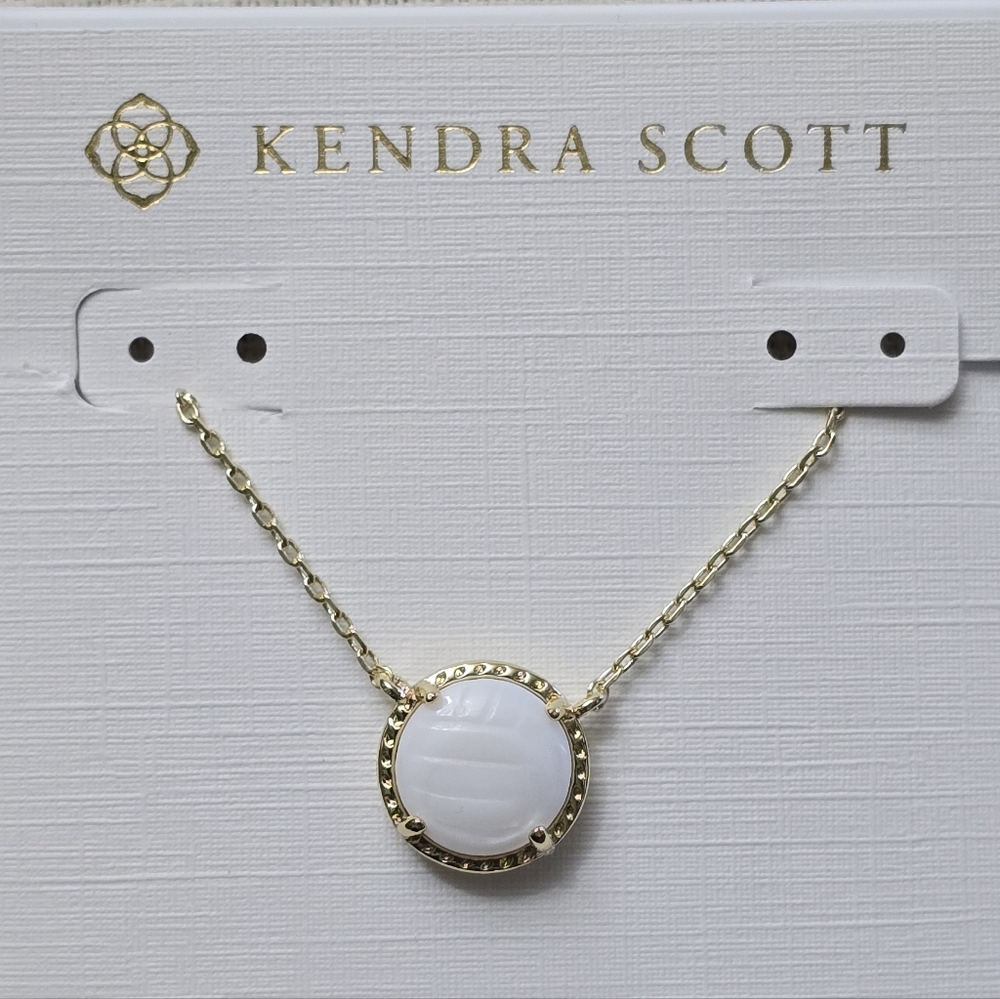 Kendra Scott Volleyball Short Pendant Necklace